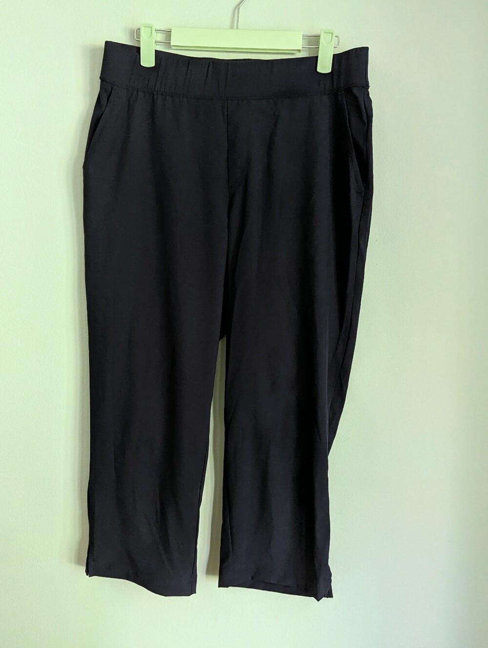 Tommy Bahama Everyday Active Cropped Pants Women's Medium Blue Navy Golf Stretch